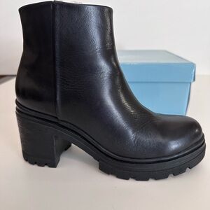Chelsea Boots By Seychelles